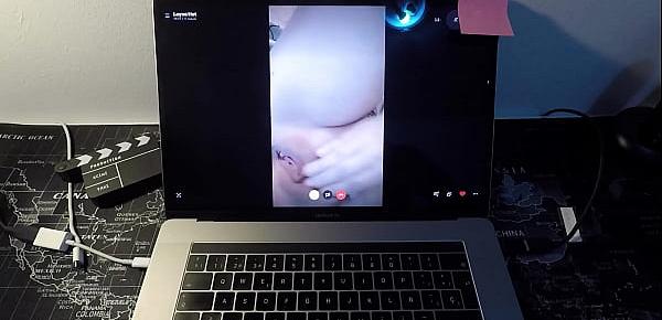  Actriz porno milf española se folla a un fan por webcam (VOL I). Esta madurita sabe sacar bien la leche a distancia.